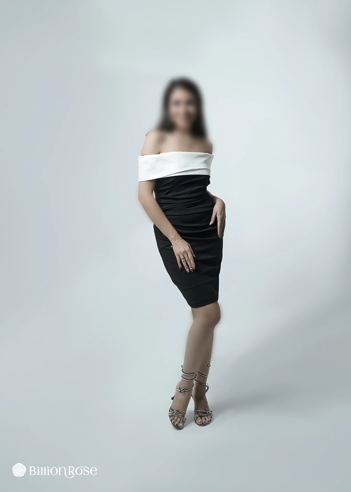 u52 لباس مجلسی کوتاه با یقه قایقی برگردان