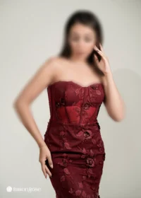 ماکسی مجلسی دکلته با طرح برجسته گل