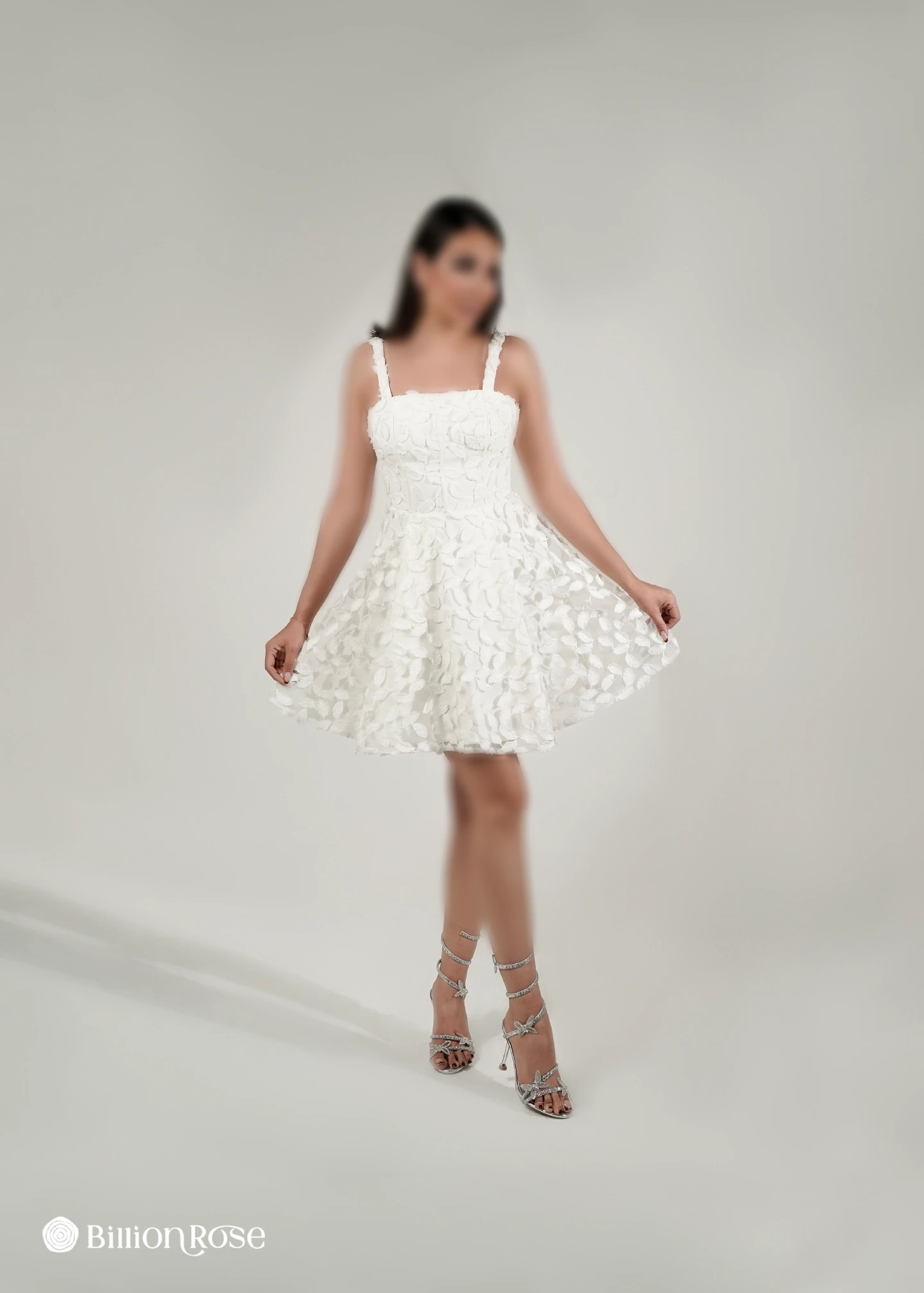 3185 مینی مجلسی با سرشانه بندی و طرح برجسته پر