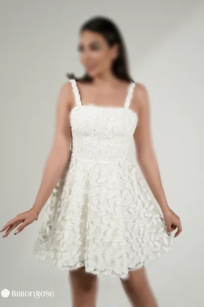 مینی مجلسی با سرشانه بندی و طرح برجسته پر