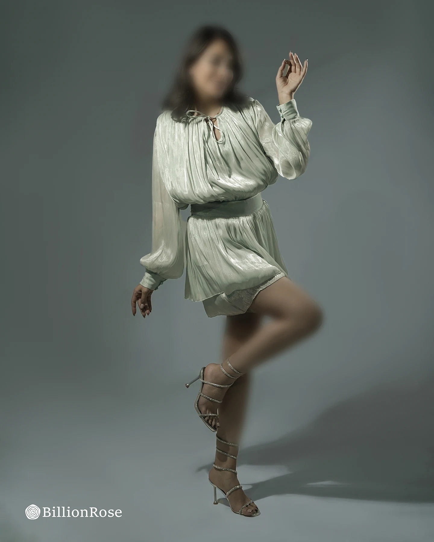 3289 لباس کوتاه مجلسی با آستین پف دار مدل چین دار