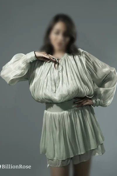 لباس کوتاه مجلسی با آستین پف دار مدل چین دار