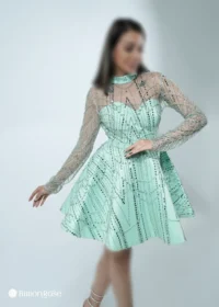 لباس کوتاه مجلسی تیفانی با یقه و آستین تور