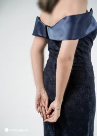 ماکسی مجلسی گیپور با یقه قایقی برگردان