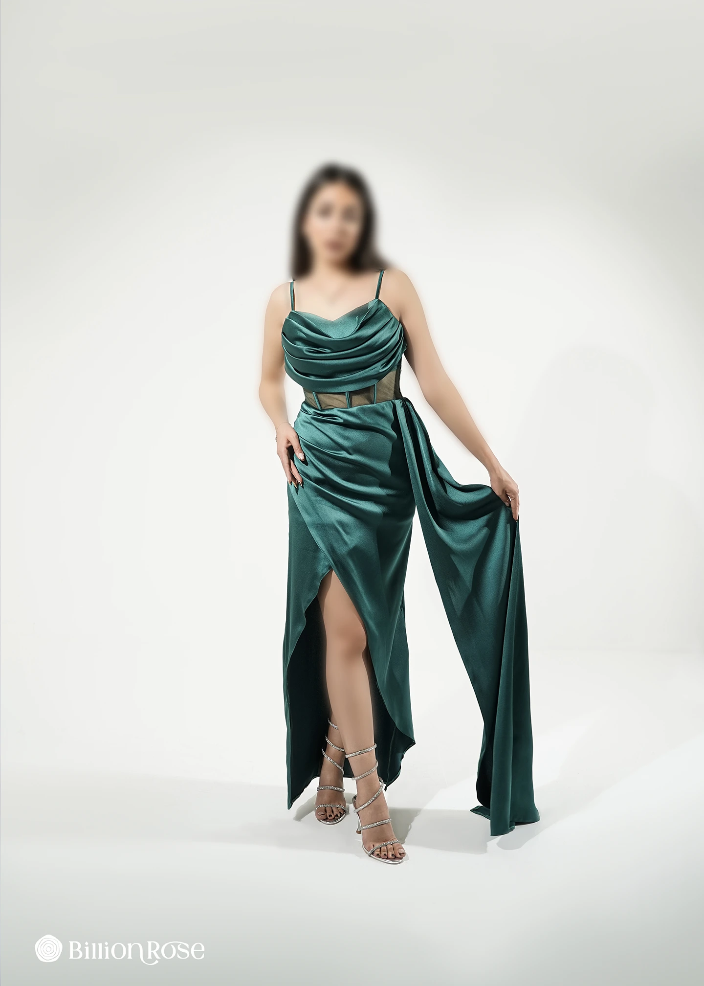 2462 ماکسی مجلسی ساتن براق با یقه دراپه آبشاری