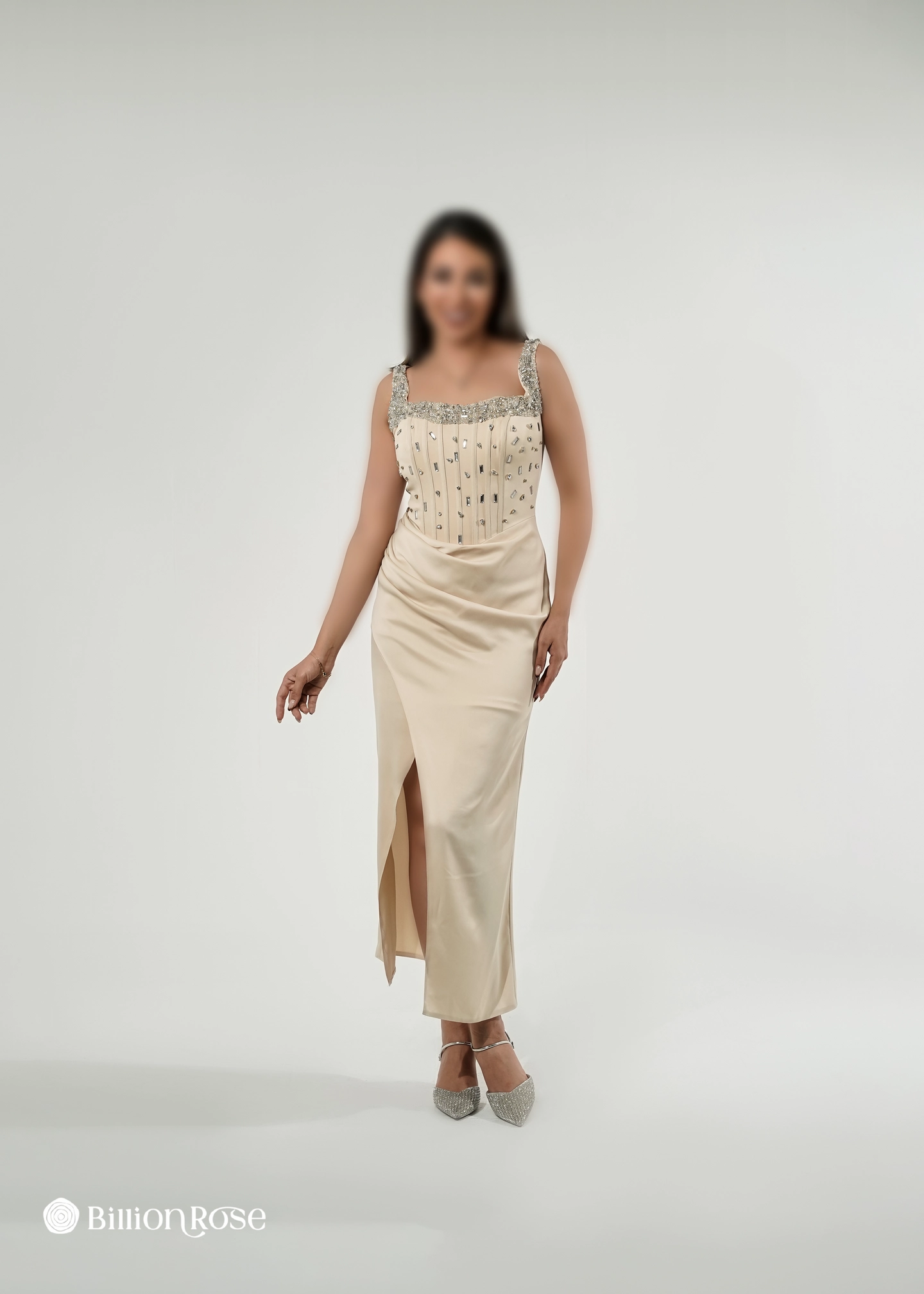 3064 ماکسی مجلسی با یقه خشتی سنگ دوزی شده