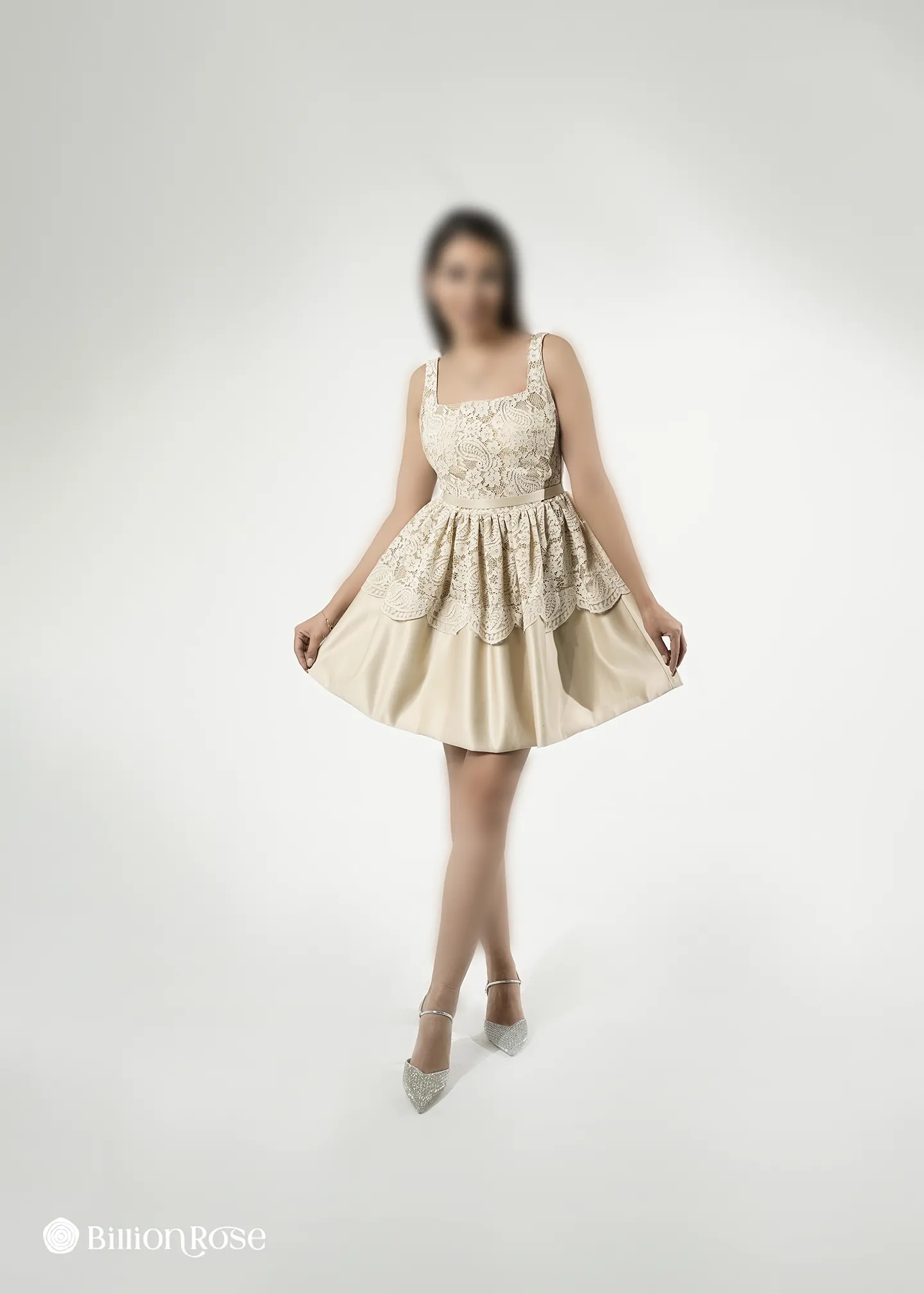 i180 لباس کوتاه مجلسی با یقه خشتی باز