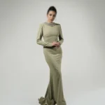 ماکسی پوشیده کرپ با یقه جواهردوزی شده و پشت بندی