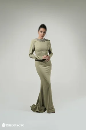 ماکسی پوشیده کرپ با یقه جواهردوزی شده و پشت بندی