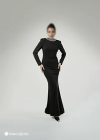 ماکسی پوشیده کرپ با یقه جواهردوزی شده و پشت بندی