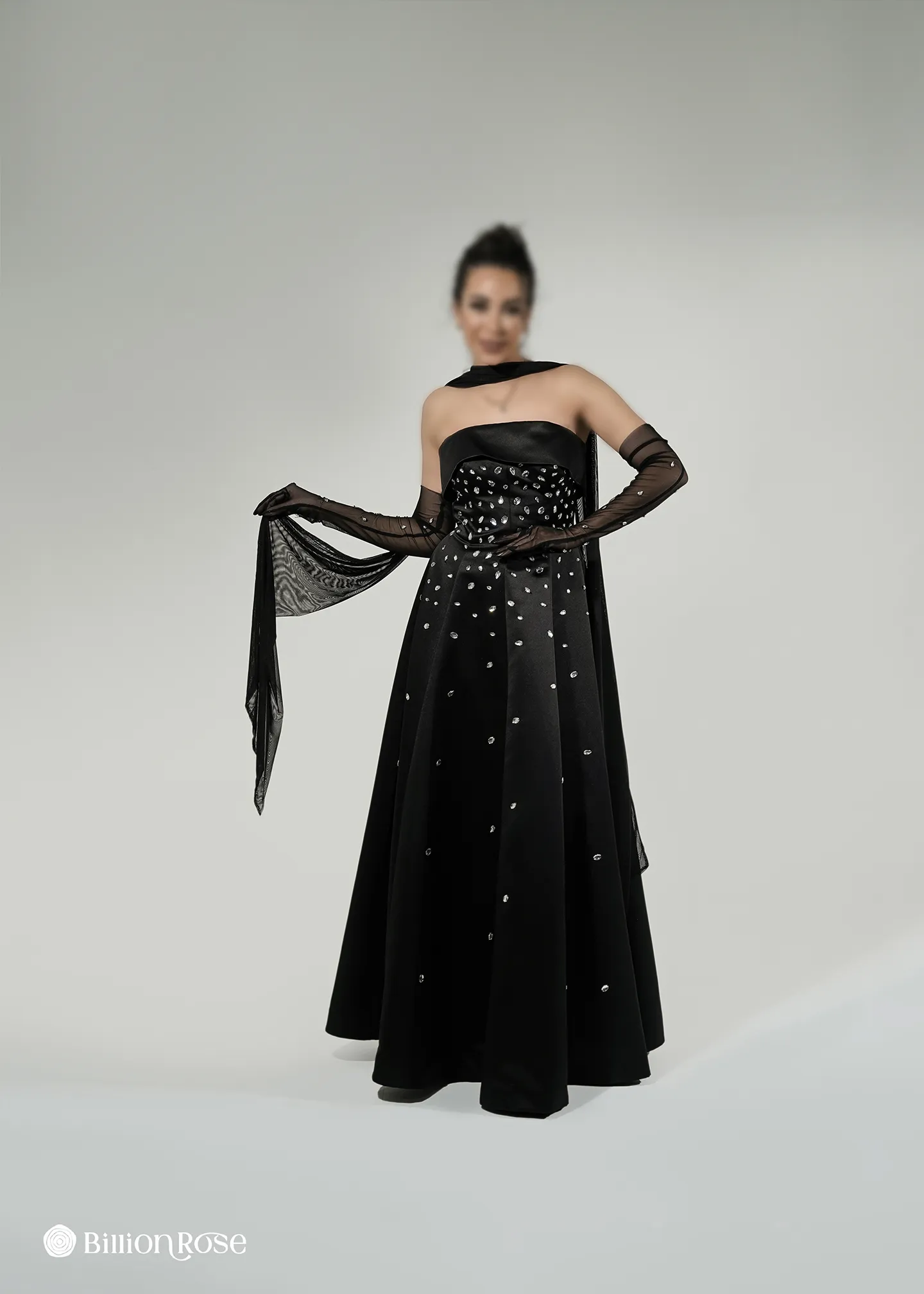 AC77 ماکسی مجلسی همراه با دستکش بلند و شال حریر