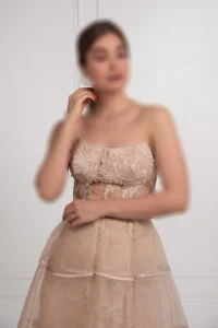 لباس میدی مجلسی با یقه دکلته و دامن تور