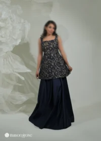 ماکسی مجلسه یقه خشتی با بالاتنه گیپور و دامن ساتن