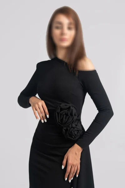 ماکسی پوشیده دنباله دار