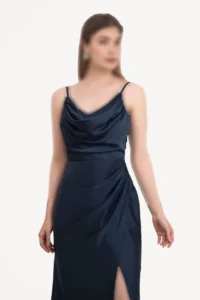لباس بلند مجلسی ساتن با یقه دراپه و سرشانه بندی